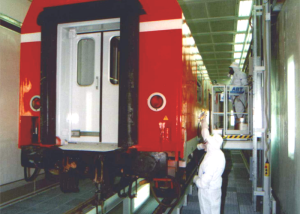 Lackier- und Trocknungsanlage für Schienenfahrzeuge.